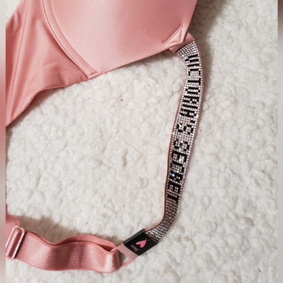 Victoria's Secret Very Sexy Push-up Bra & Matching Panties - Picture 8 of 15